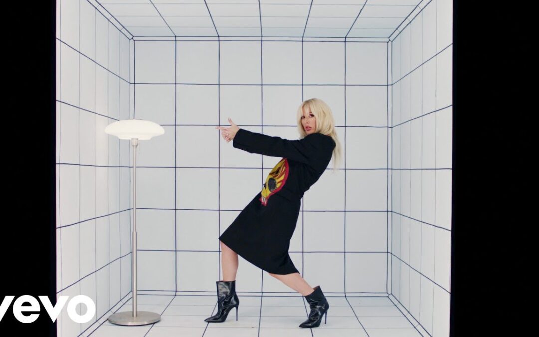 Ellie Goulding – Easy Lover feat Big Sean (Official Video) ft. Big Sean